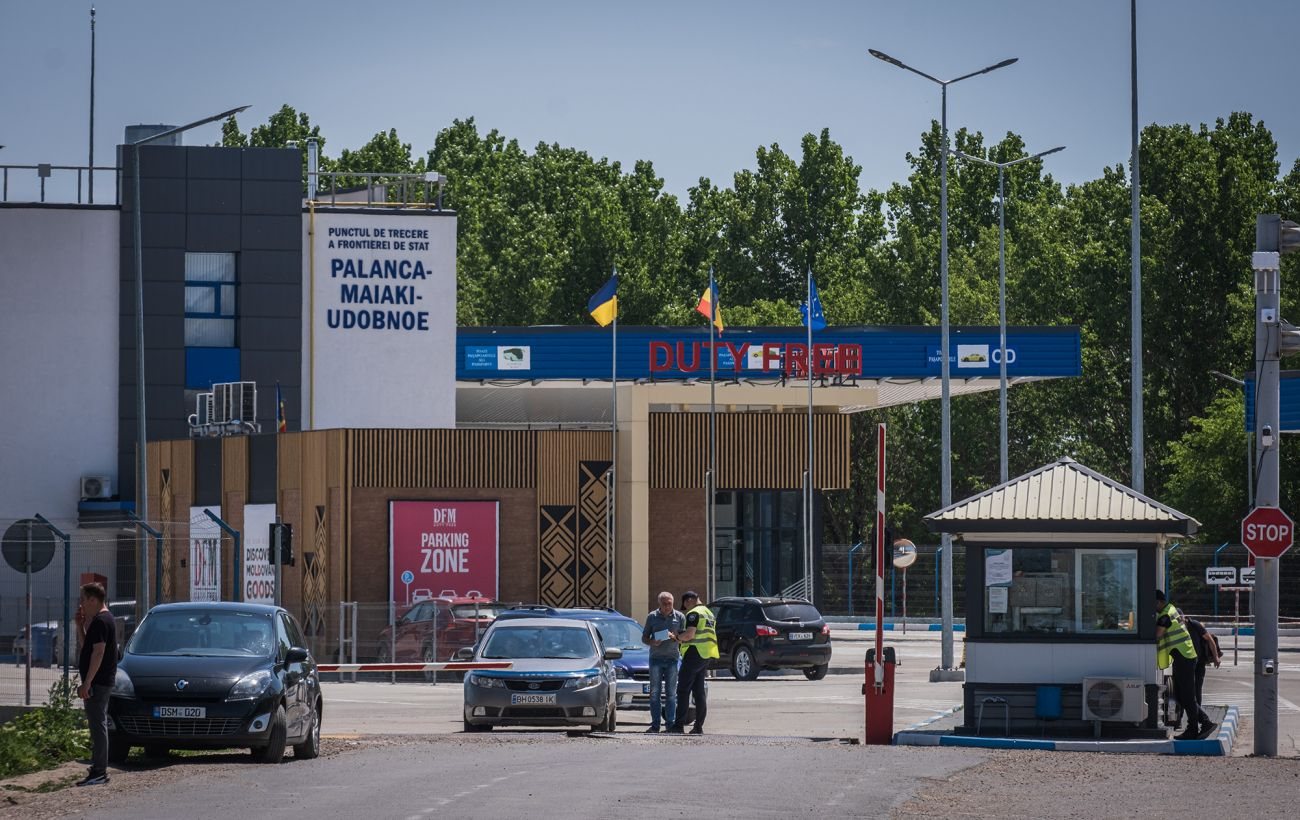 Молдова будує укриття на кордоні з Україною та виводить прикордонників