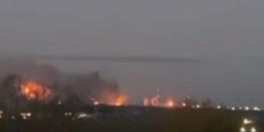 У Башкортостані після атаки дронів спалахнула пожежа на Салаватському НПЗ