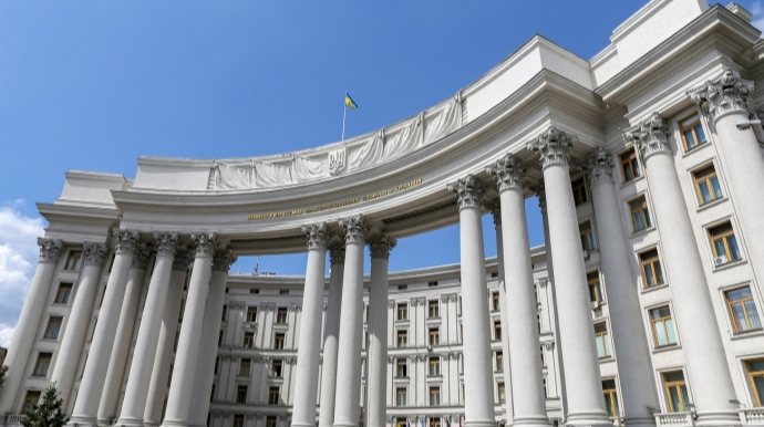 МЗС України назвало слова Залужного про НАТО вирваними з контексту