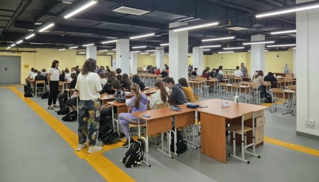 Уряд дозволив школам самостійно обирати формат навчання під час тривалих тривог