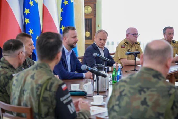 Міністр оборони Польщі: від війни нас відділяють метри