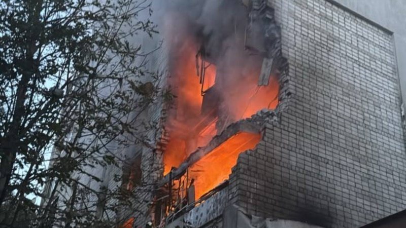 Унаслідок ракетної атаки РФ по Україні є загиблі та постраждалі в кількох містах