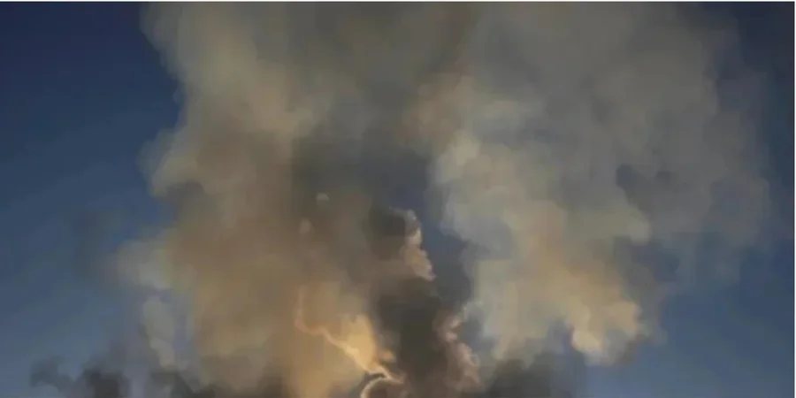 Російська атака на Дніпро: пошкоджено будинки, автомобілі та магазин