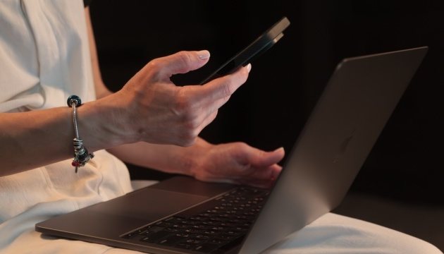 80% українців підтримують чіткі правила видалення незаконного контенту в інтернеті