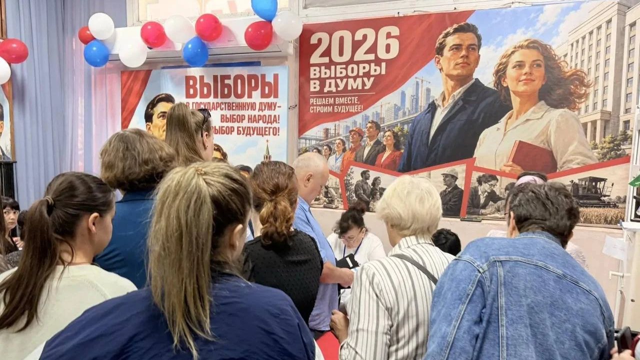 На Херсонщині окупанти влаштували псевдовибори з костюмованими дільницями
