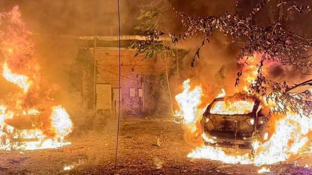 Росія атакувала Дніпро: у багатоповерхівці спалахнула пожежа, є поранені