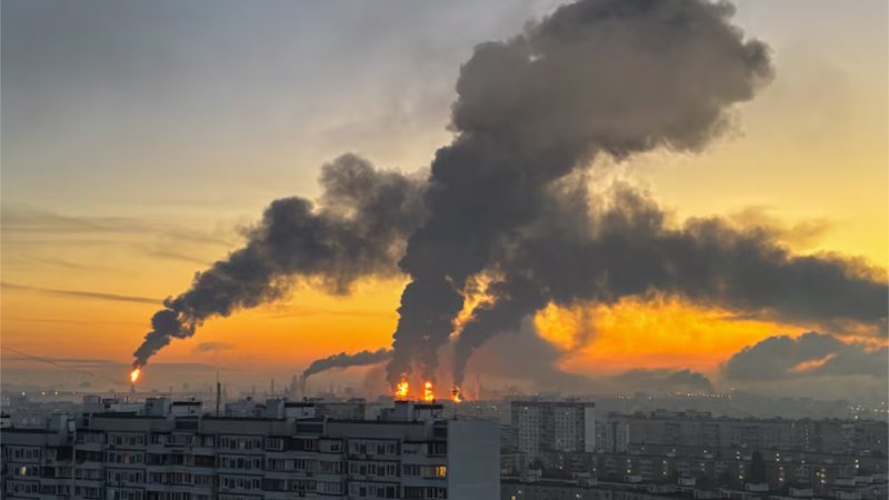 Зеленський підтвердив удари по НПЗ в Омську та Ухті й дата-центру в Росії