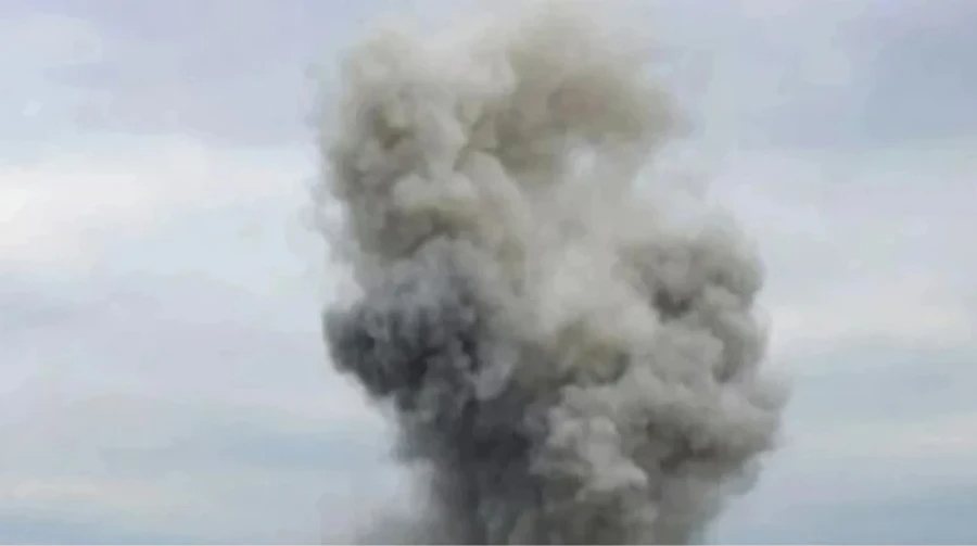 У Харкові російський безпілотник влучив в АЗС, спалахнула пожежа