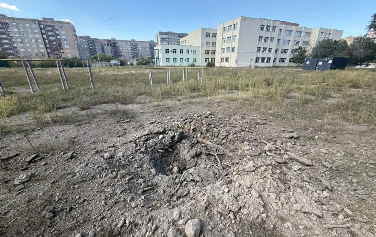 Артилерійський обстріл Краматорська: загинула жінка, поранено чоловіка, пошкоджено школу