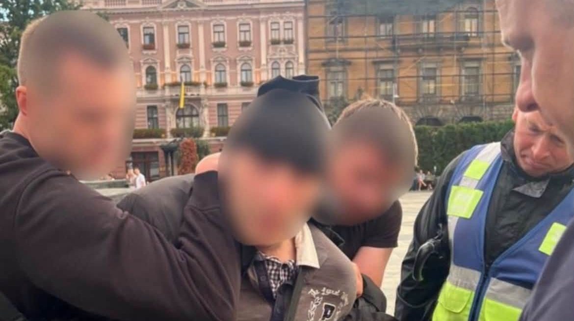 У Львові під час акції проти відставки Федорова затримали психічно хворого чоловіка з ножем